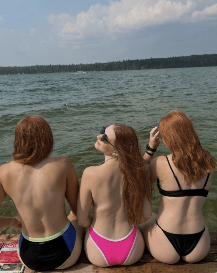 3 Redheads 2 Topless