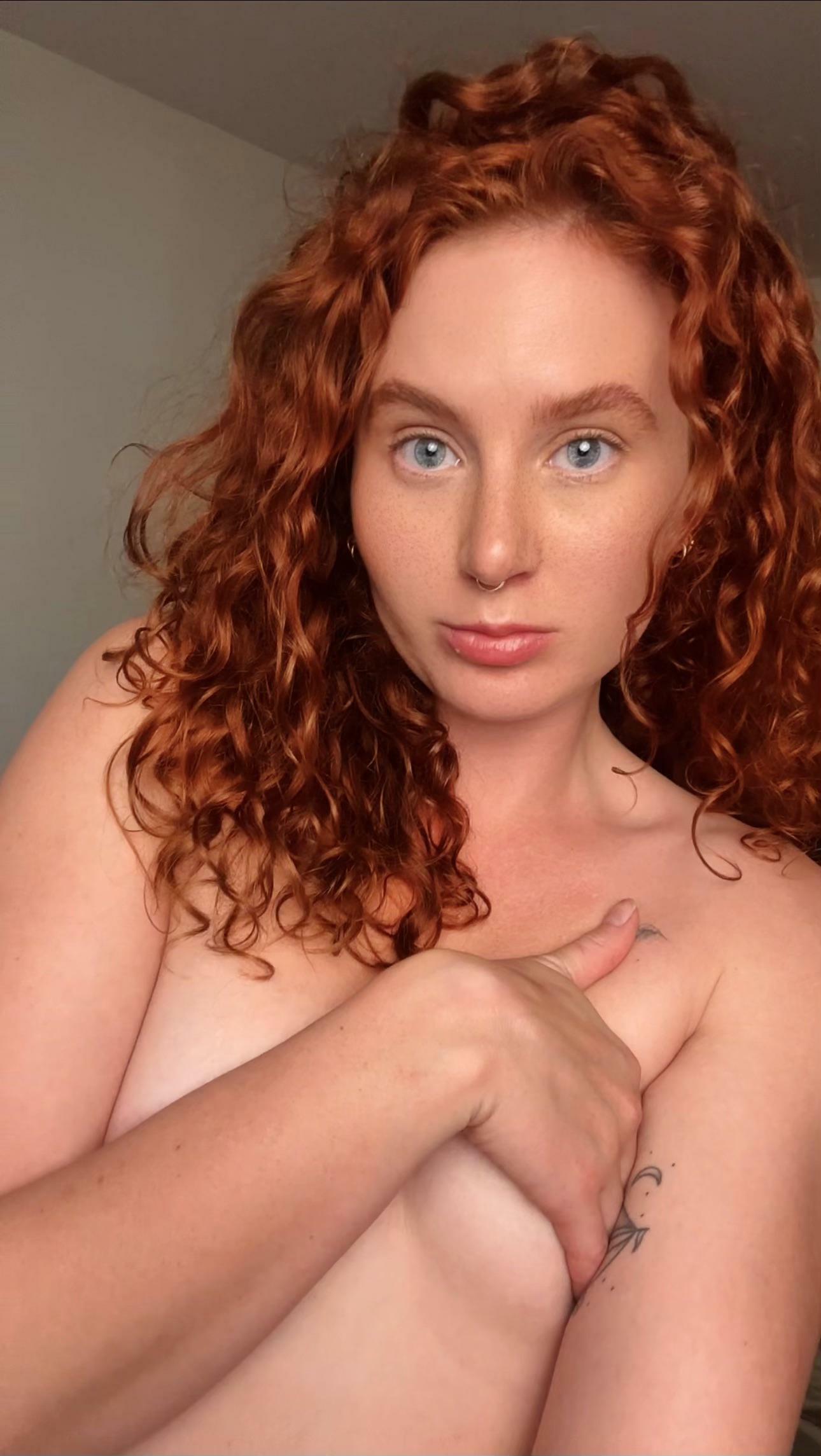 These ocean eyes are looking for my tantric king :)