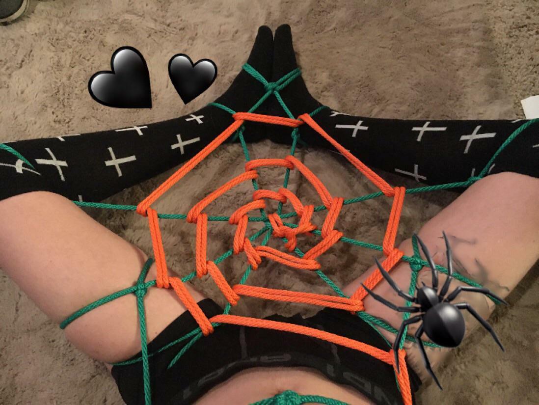 Spider web leg bondage~