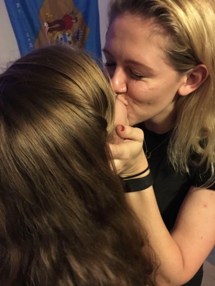 Not as hot as everything else on here, but heres my gf and me kissing