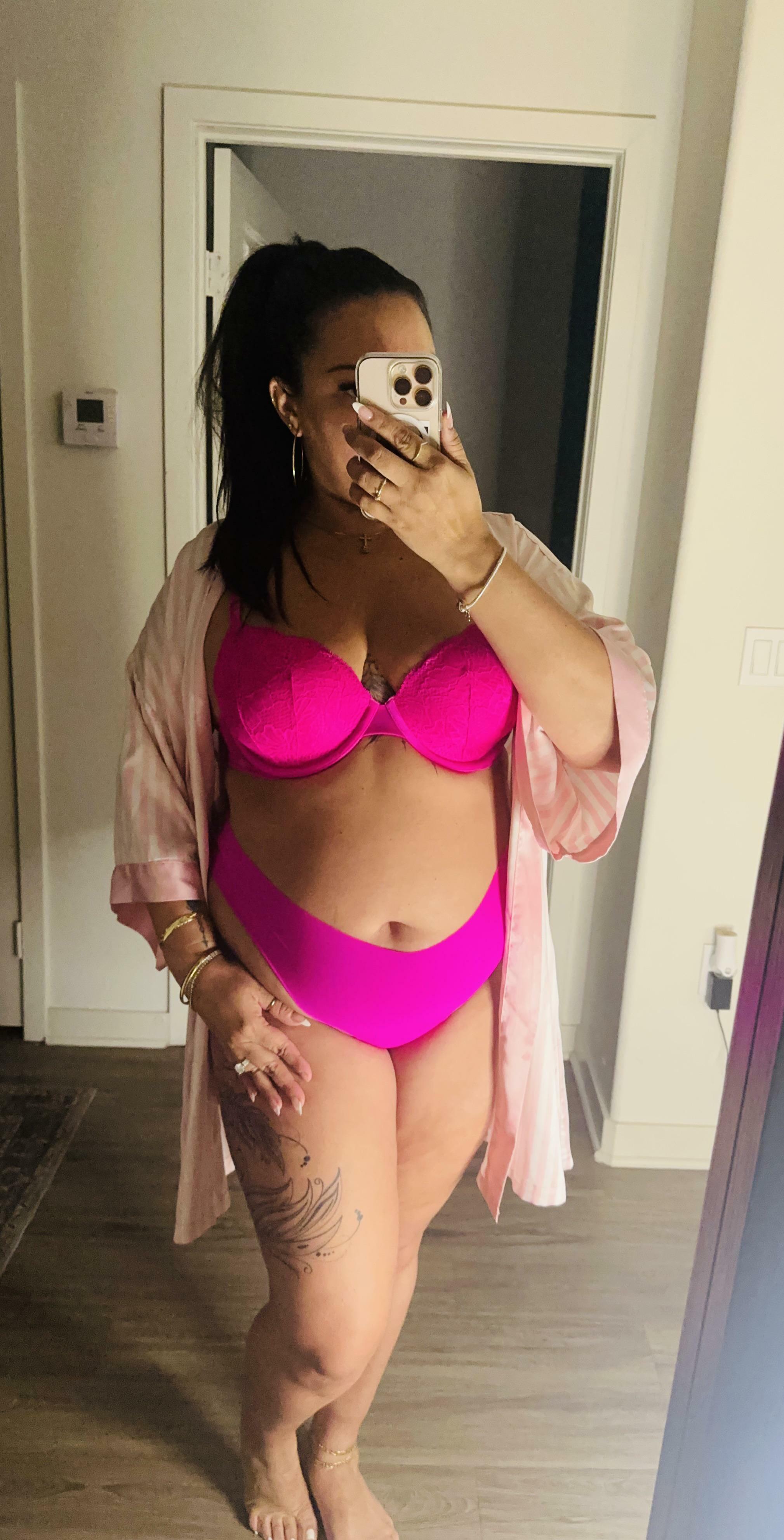 Would you fuck my Wife 39f or deny her?