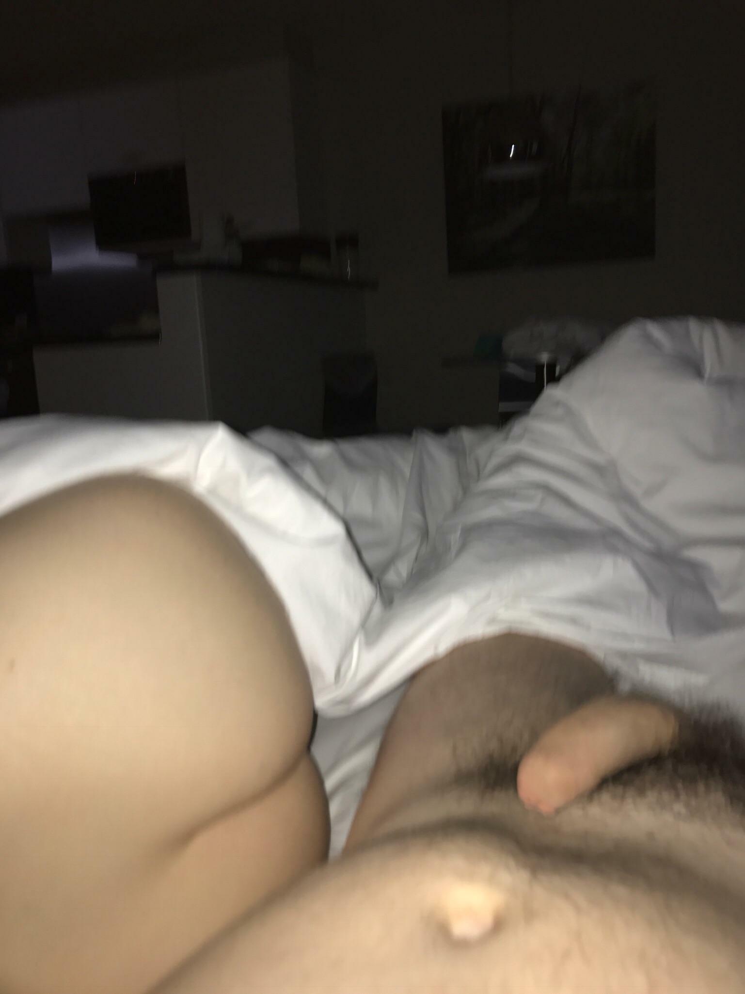 Hubby tiny willy, Wife massive booty - this is a completely unfair mismatch! Agree?