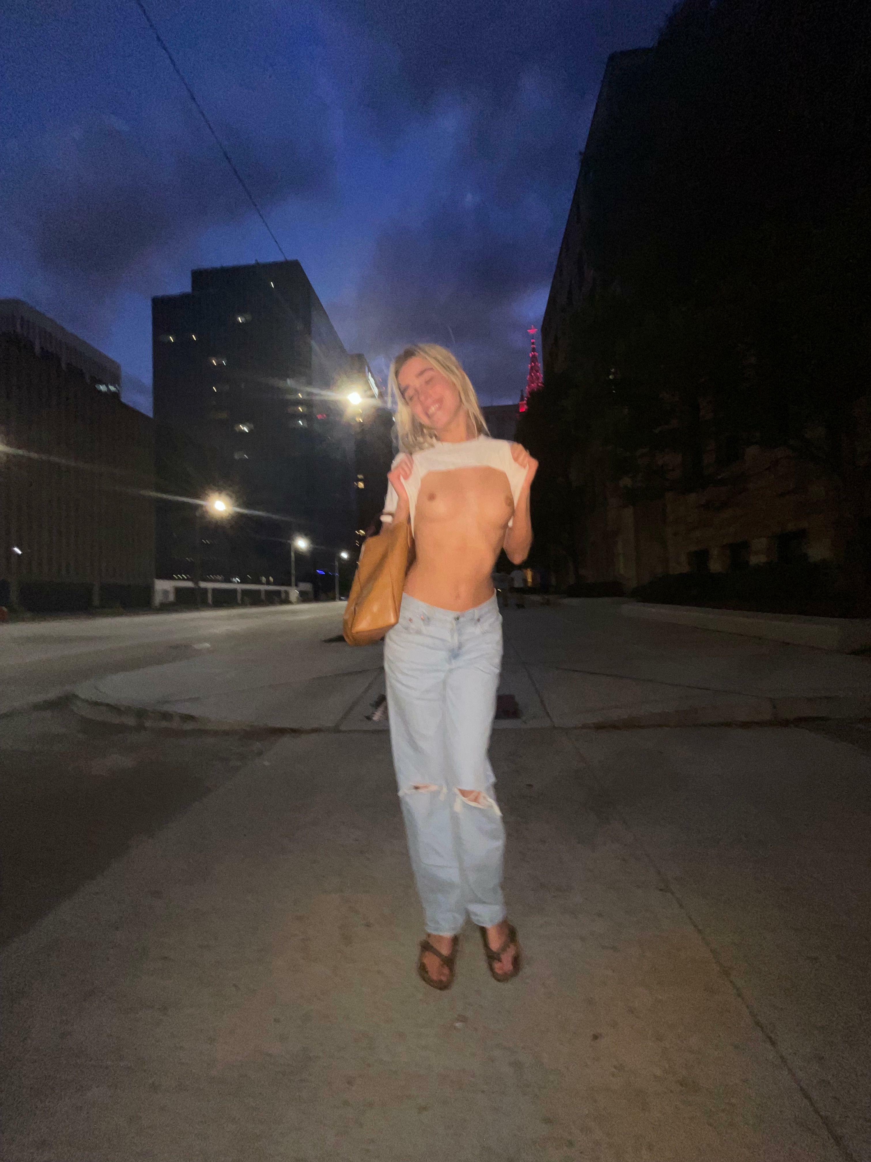 Happy so I decided to show off my tits ??
