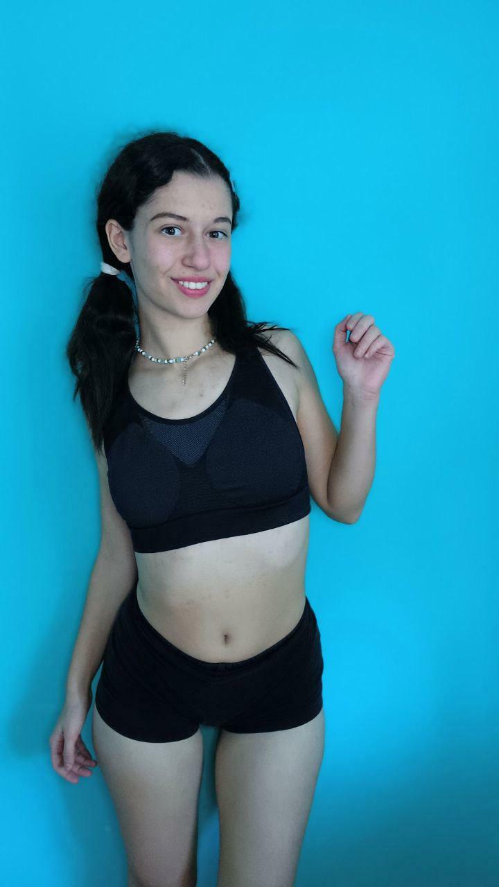 Just a shy girl feeling happy today ?