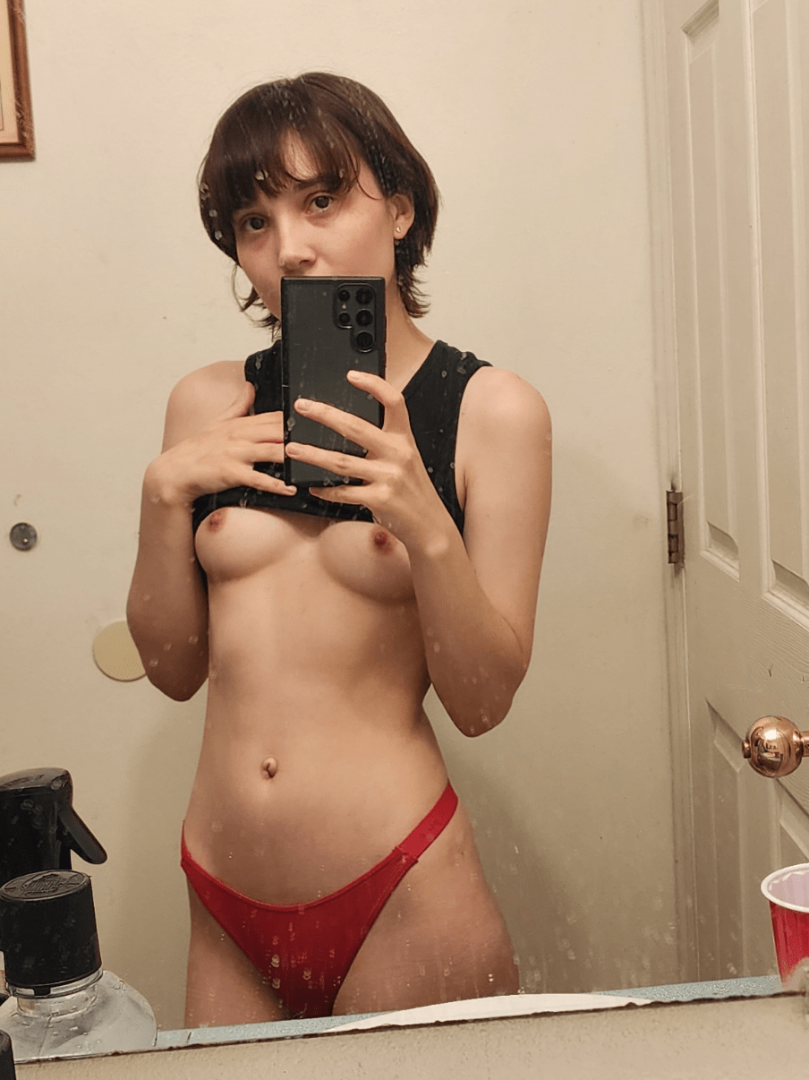 I feel cute with my titties out