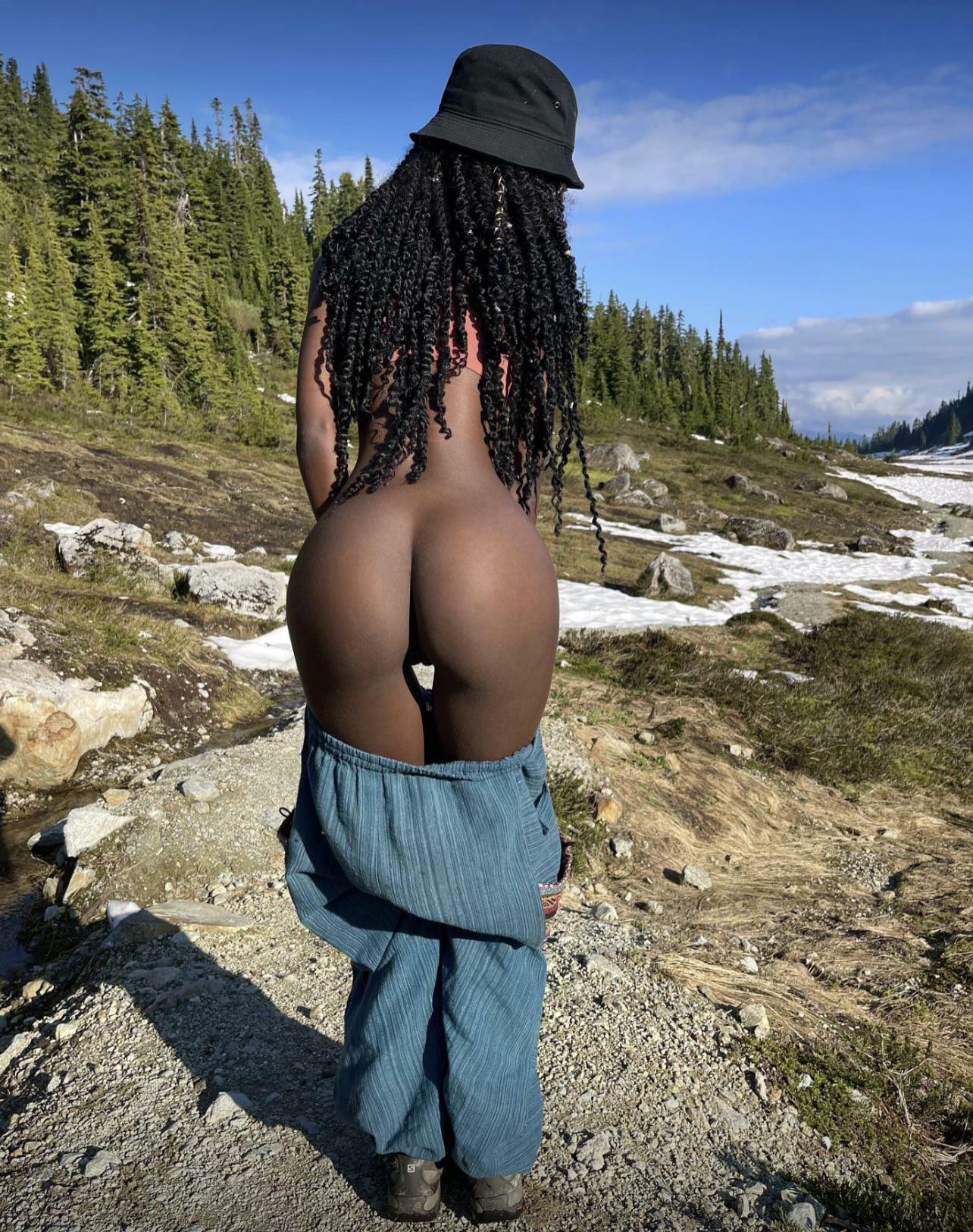I'm looking for a hiking buddy that will fuck me outside in nature :)