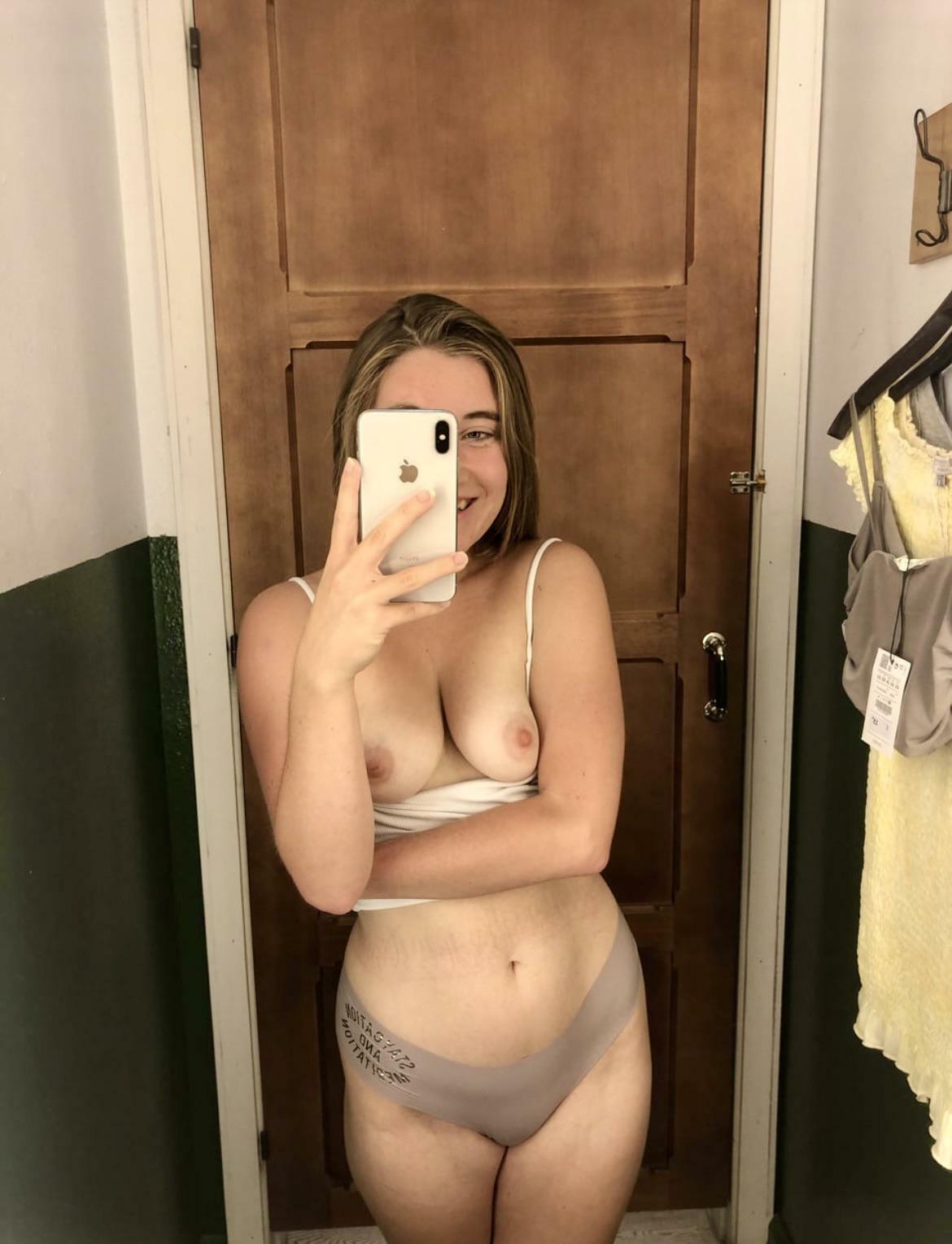 Hello from my local Pull &amp; Bear changing room ?