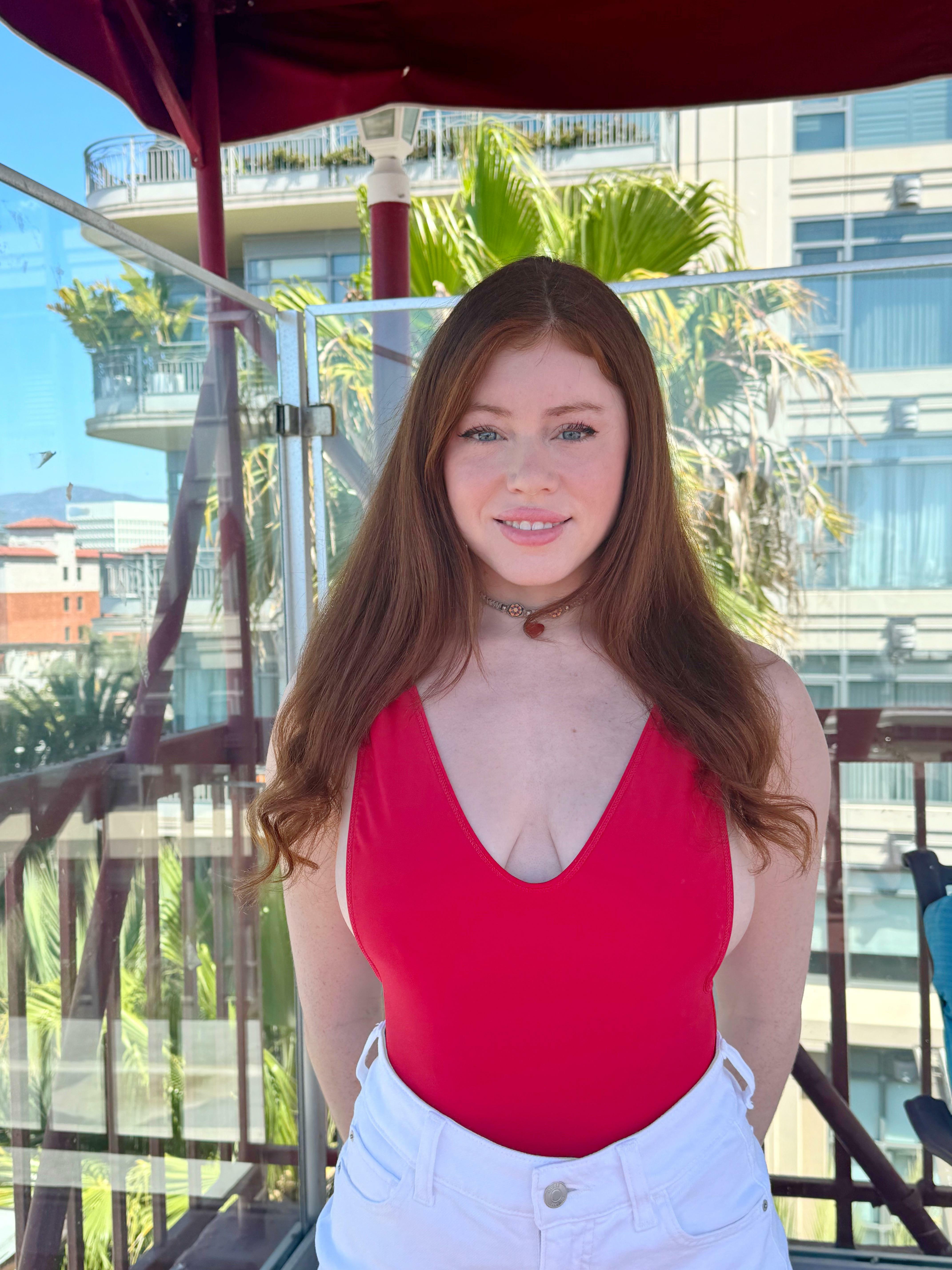 Happy Monday! Red is the theme of the day