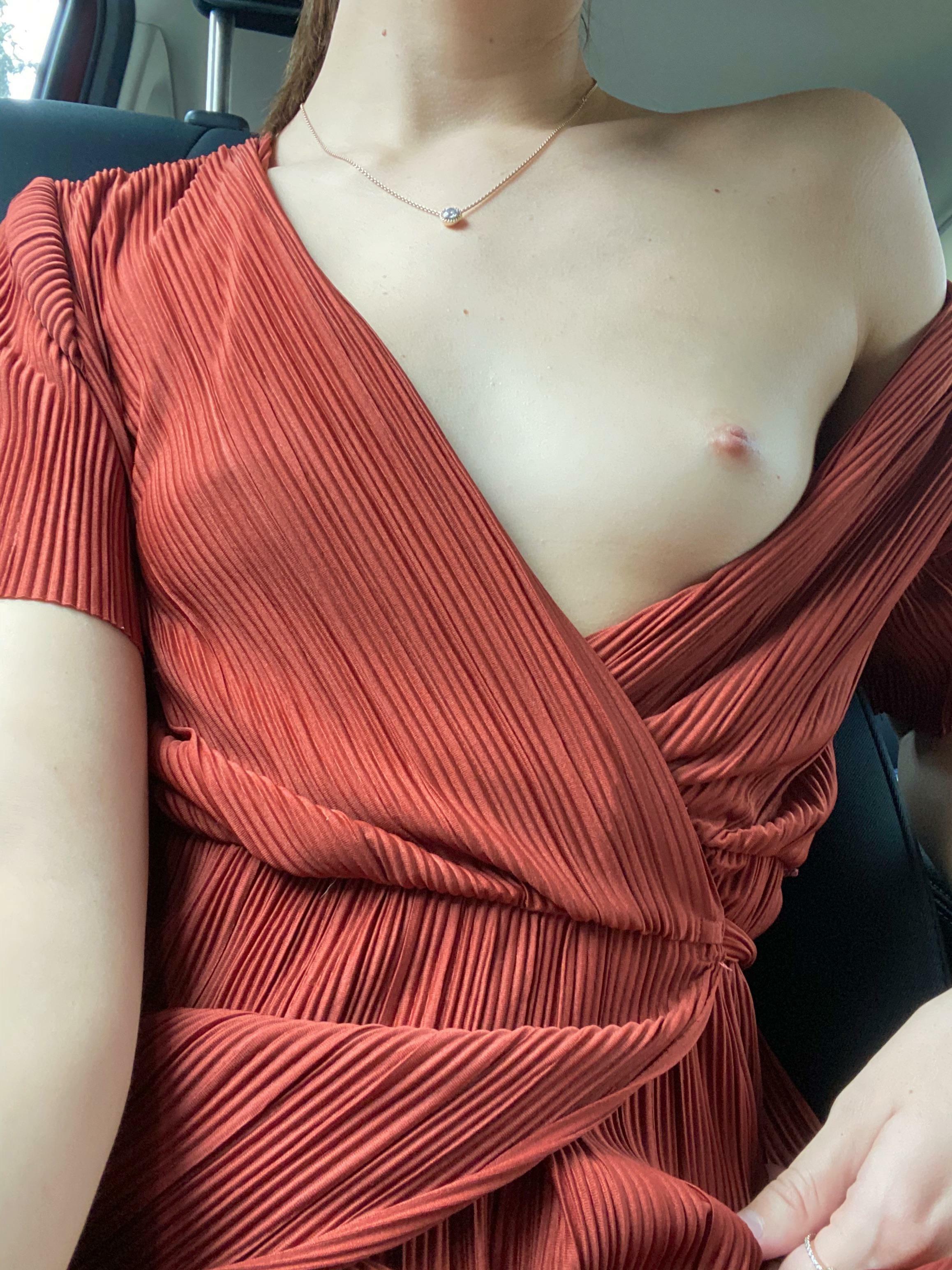 The absence of a bra made this â€˜work appropriateâ€™ dress.. pretty fucking inappropriate ðŸ˜… oops