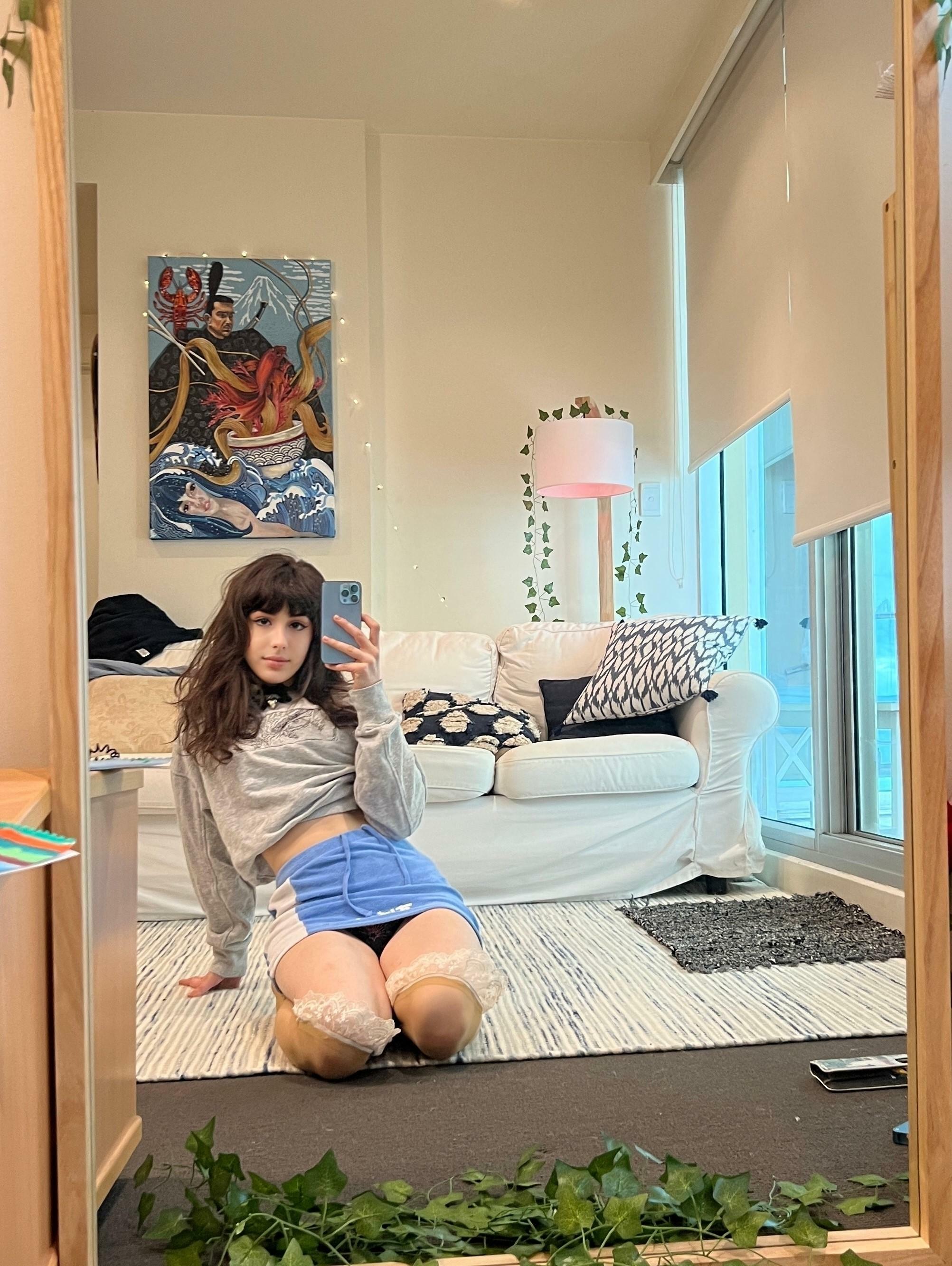 taking pics before school ? 18f