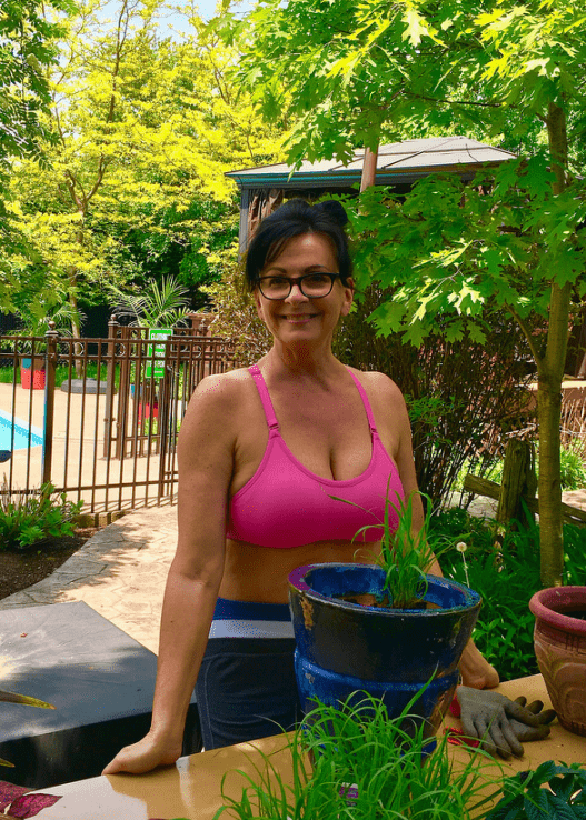 Green thumb, pink bra