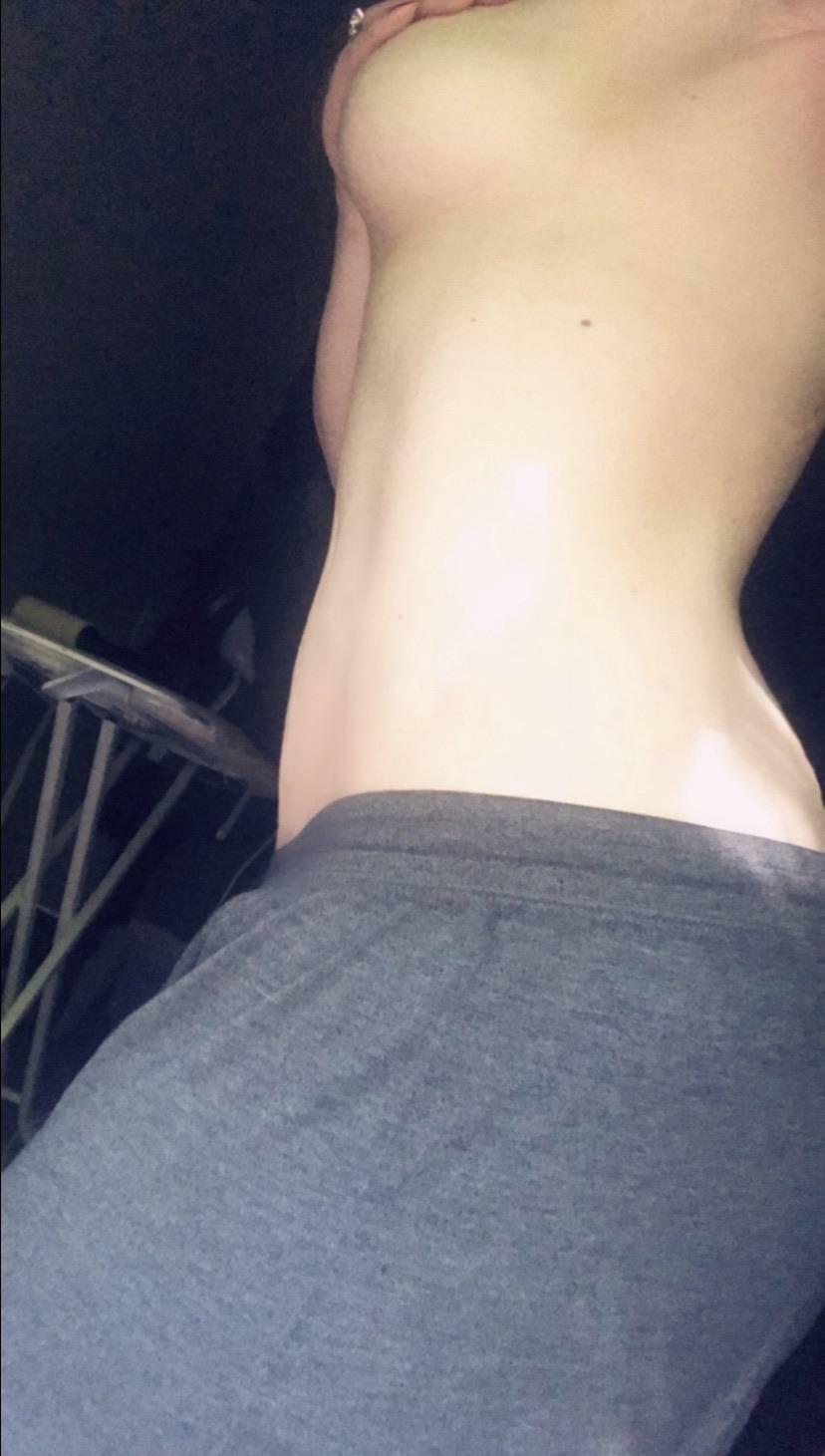 Are moms in grey sweats a thing? 48(f)ðŸ¤”