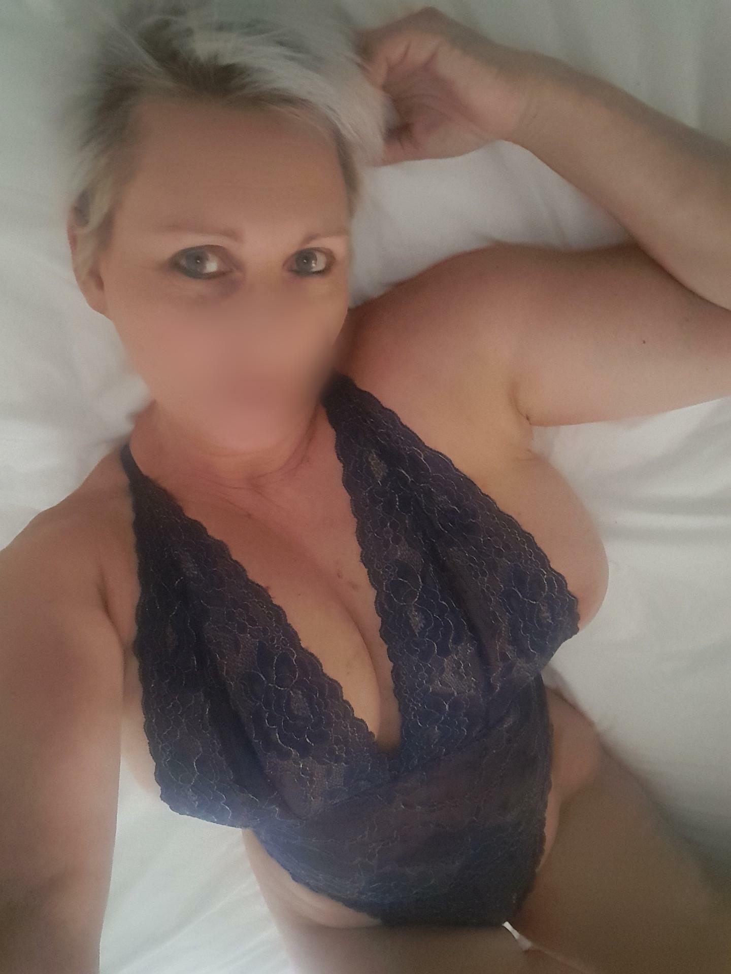 Look deep into my eyes and tell me what I want xx 54yo   ðŸ‡¦ðŸ‡ºðŸ’‹