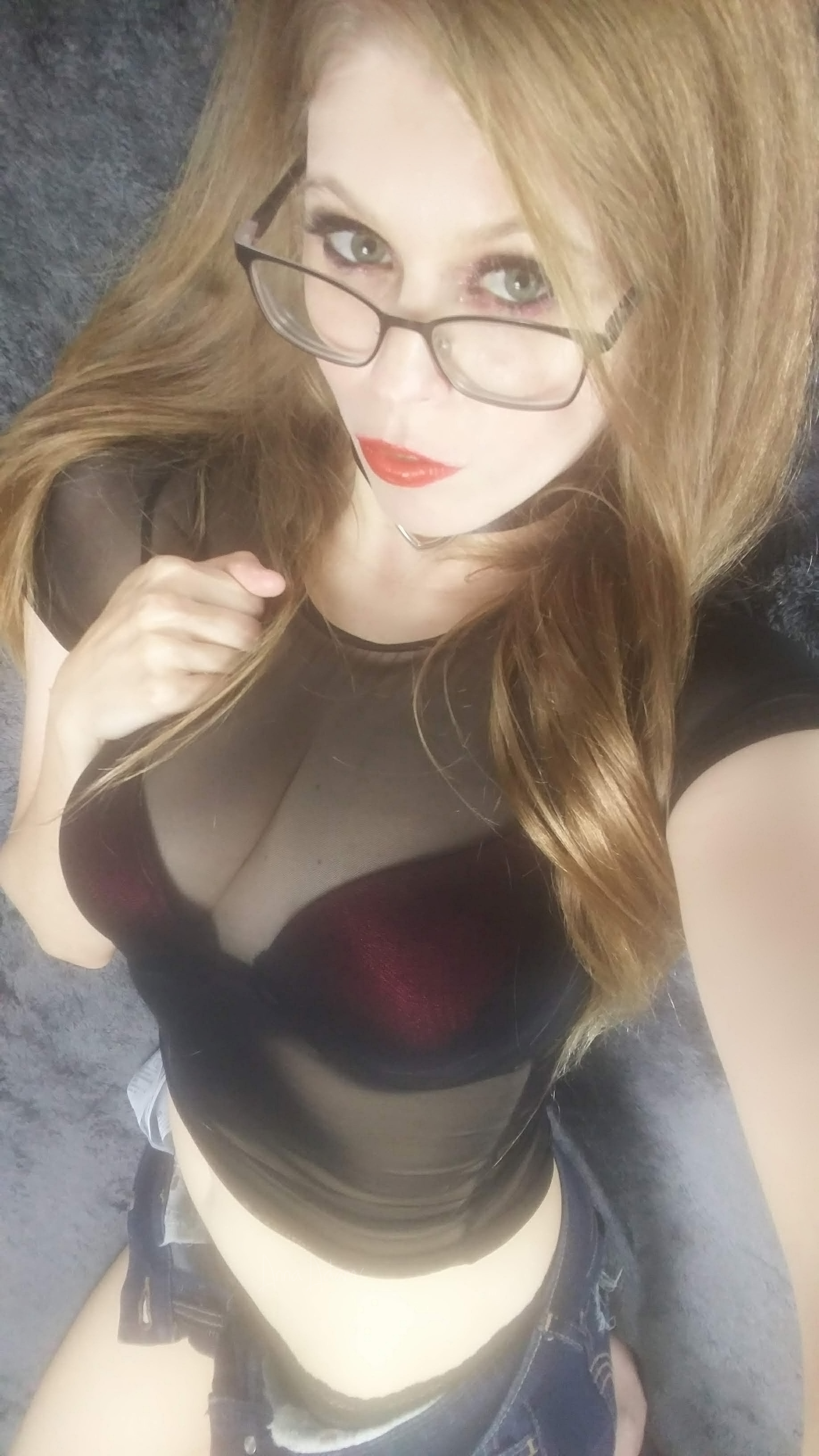 Do you like a milf in glasses?