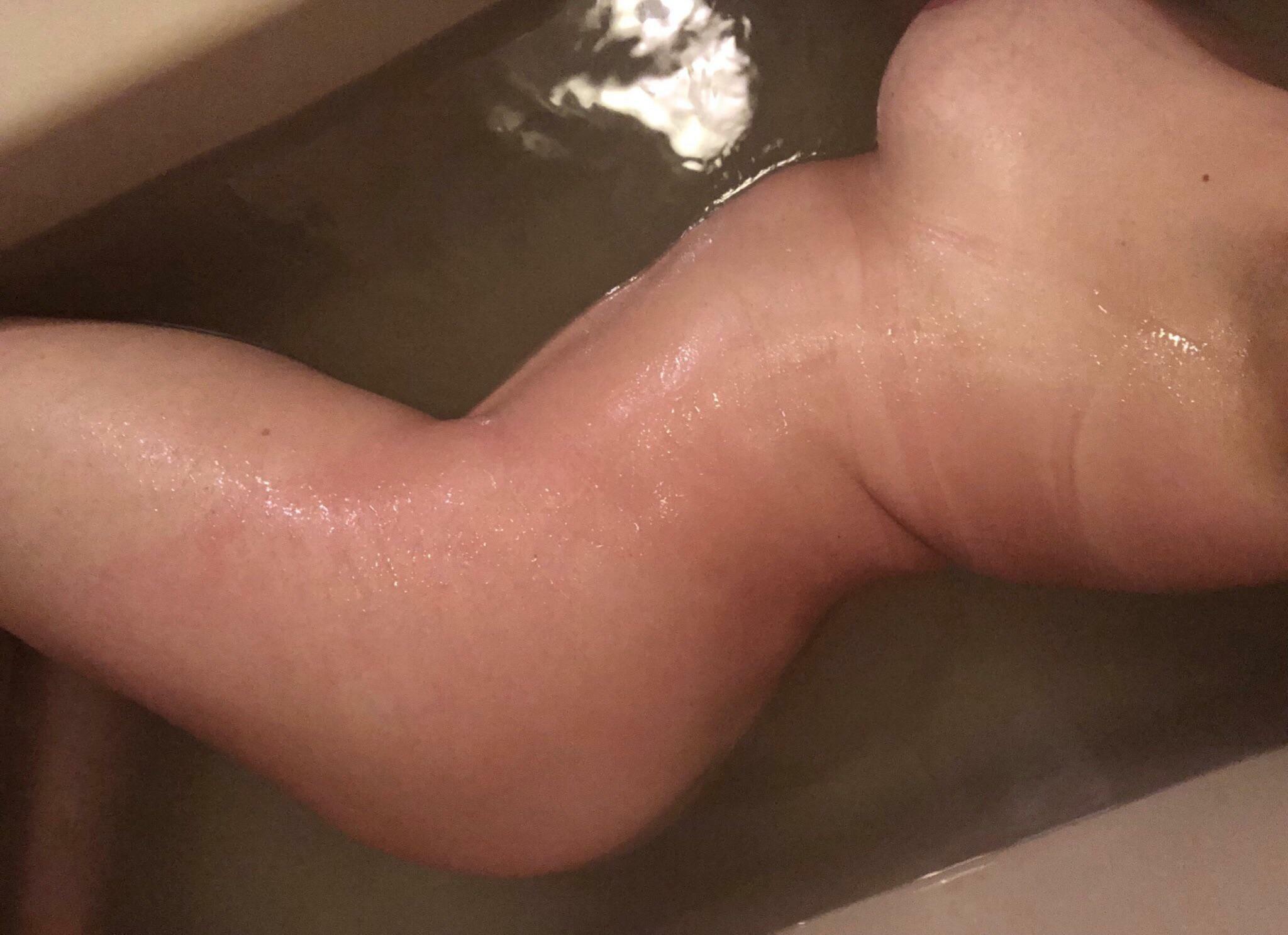 Old cheerleading trick- bending my body into a letter ðŸ˜‰ (f)