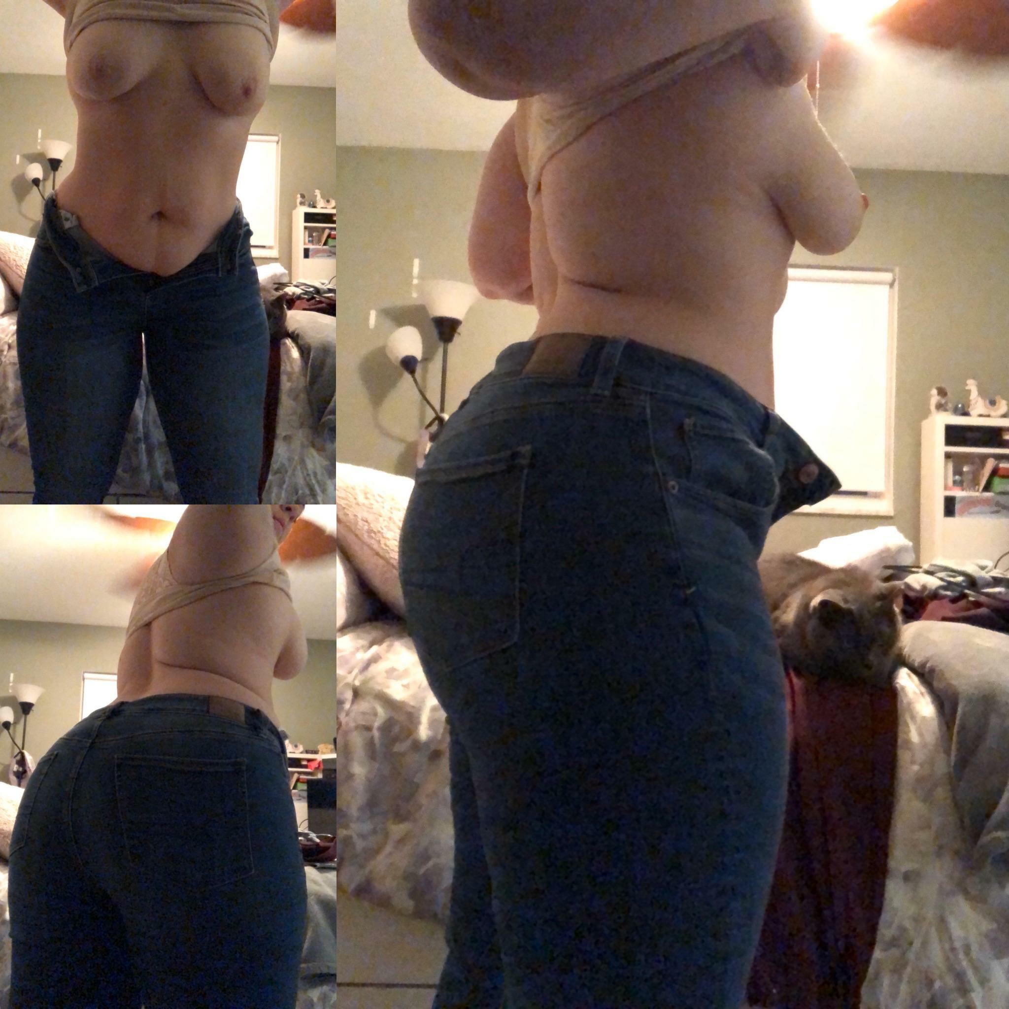 Itâ€™s Friday and Iâ€™m wearing my favorite jeans. All thatâ€™s missing is your cum on my chest