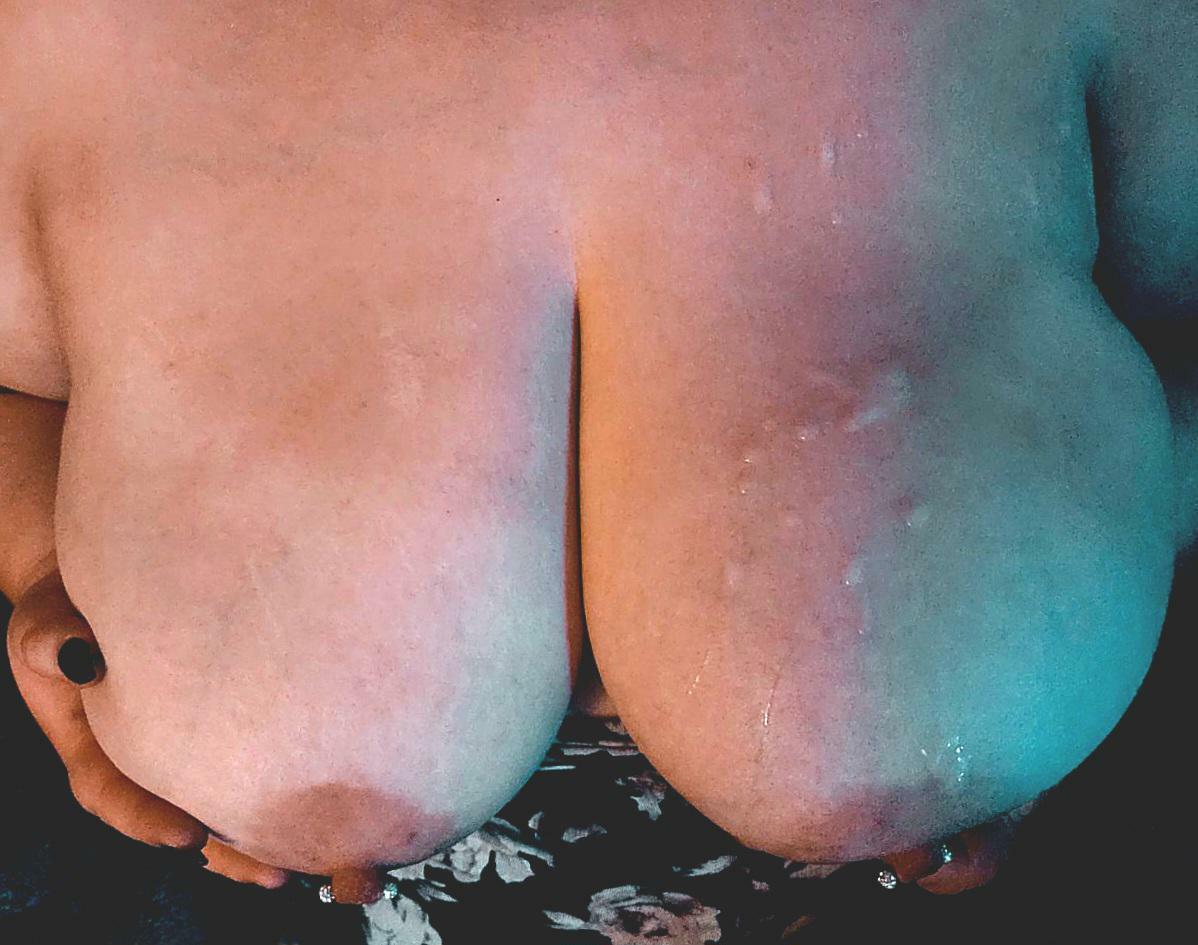 My huge tits will make you cum so fast. ???