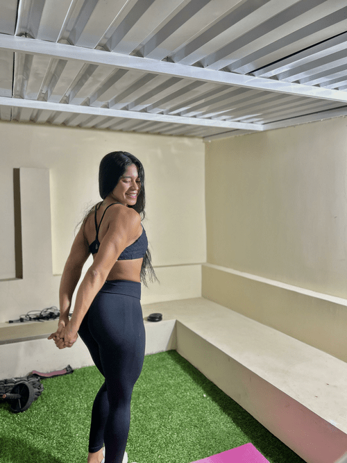 Are you into fit Pocahontas looking girls as me