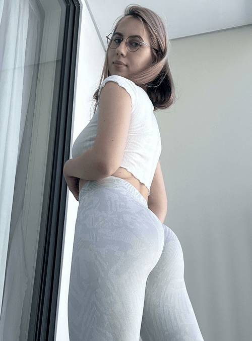 leggings give me taste