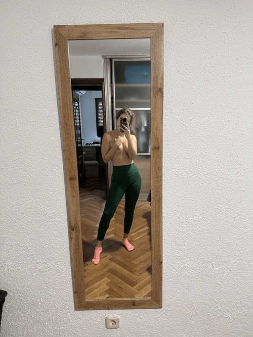 I dare to say my socks combine perfectly with my pants, don't you think?
