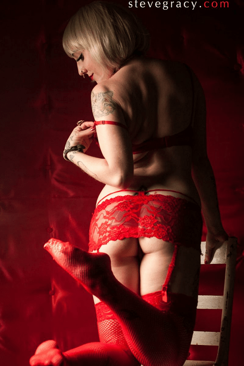 Jade in red
