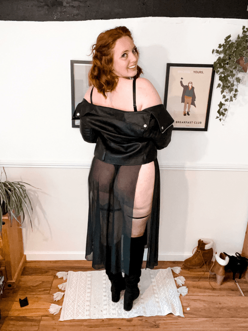 Black lingerie and redheads look amazing together