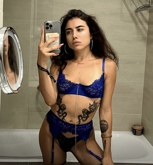 My favorite mirror for selfies