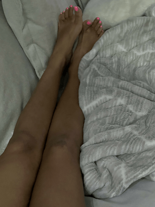Do you like my toes? (F)