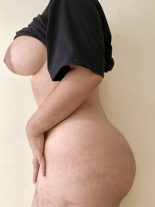 I’ve never posted my ass before! Am I curvy enough for you to jerk off too?