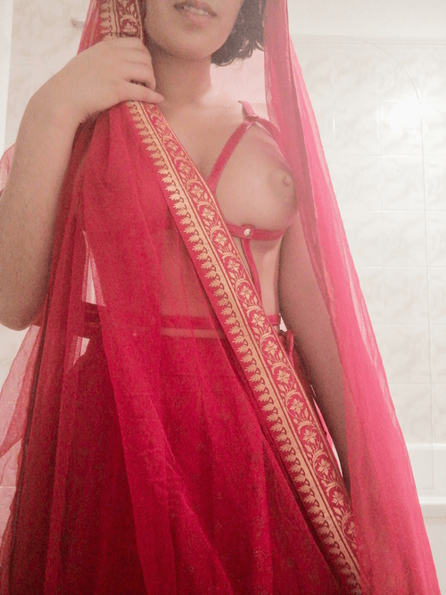 A good Indian girl to bring home to your amily ;)