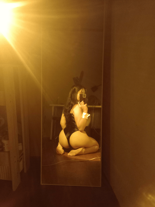 Always the bunny in the headlights, never the honey bunny :