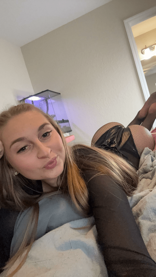 Cute little butts always find a way in the photos