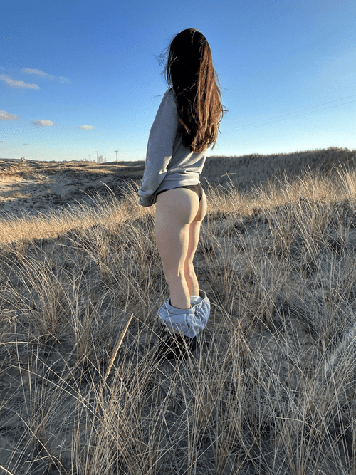 Little chilly day on the dunes butt ?