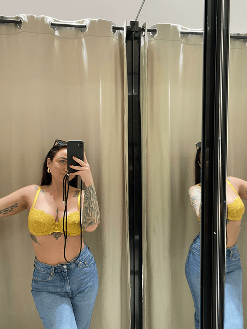 is a 5'1 girl with d boobs ur type ?