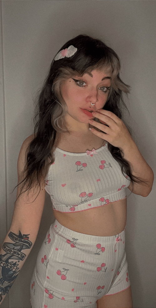 5’0 pocket sized princess ?