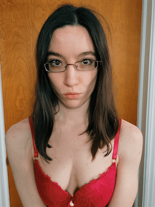 Little lady in red ❤️