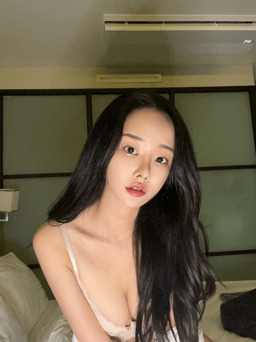 Would any guy here choose me over a busty girl?