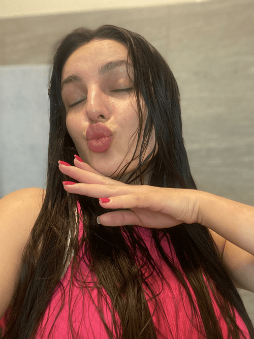 Just got out the shower do you think I look hot?