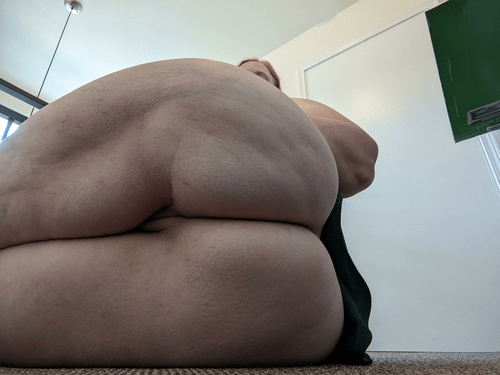 Spread these cheeks and slide in
