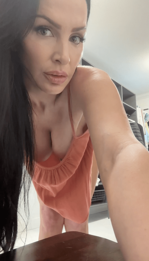 hey you! look at my eyes! lol 41F