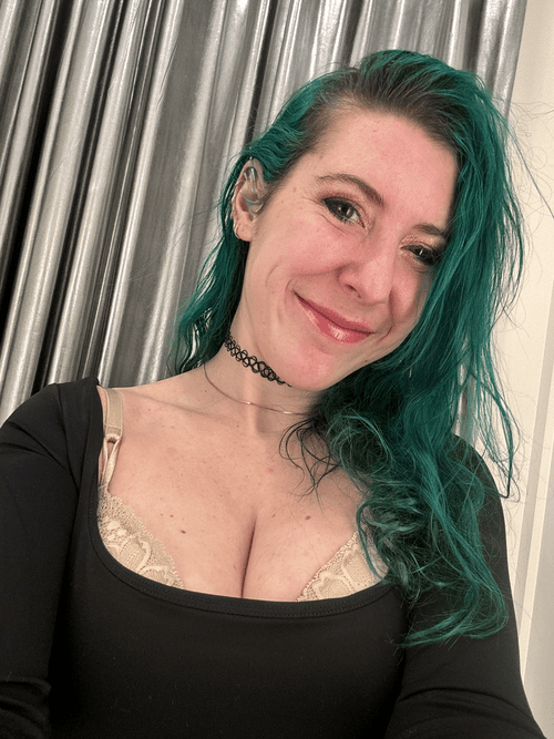 Busty selfie