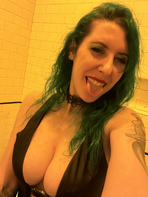 Cute cleavage