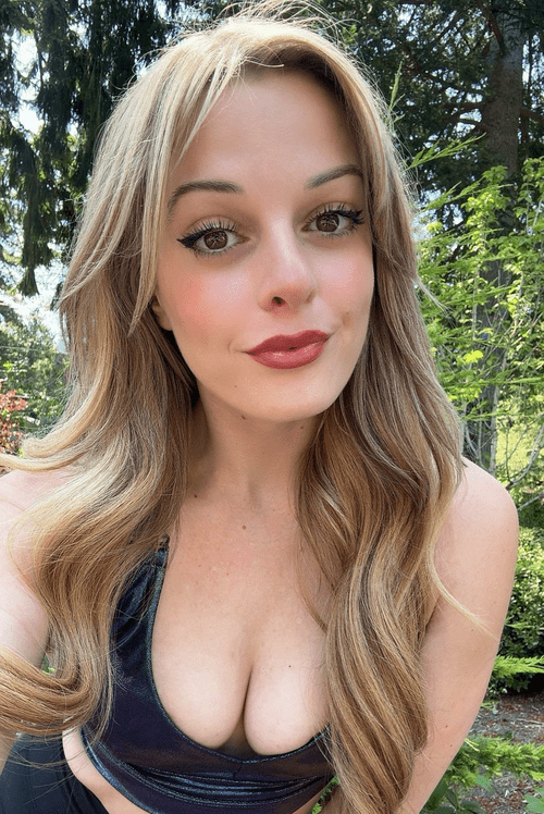 Hey cutie, my eyes are up here