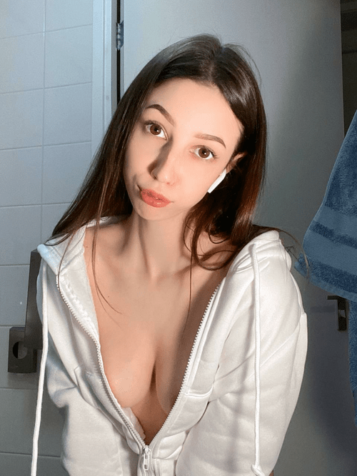 is there anything better than a 20 yo secretary?