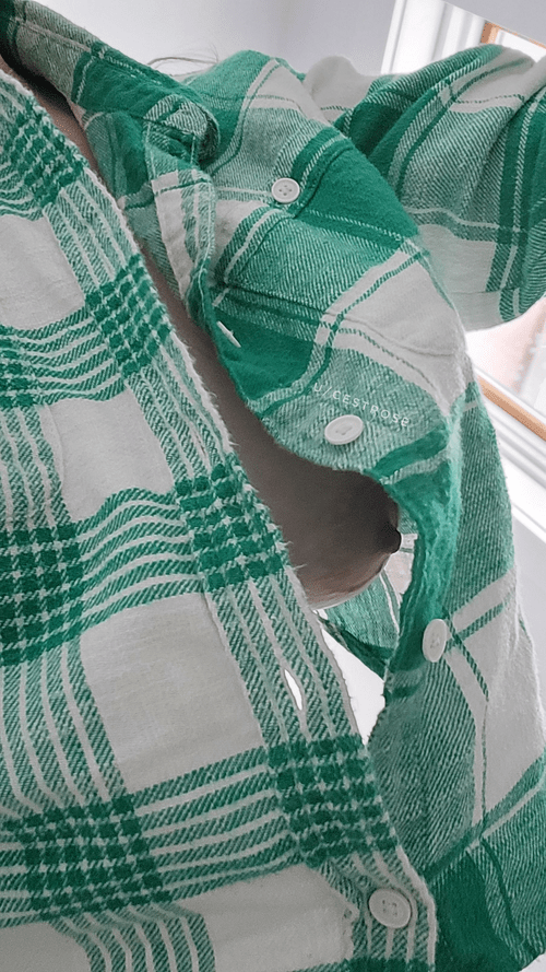 Peek-a-boob