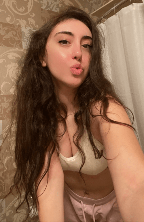 I think when i bend down i show just the right amount :3