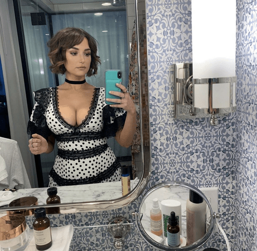 Milana Vayntrub