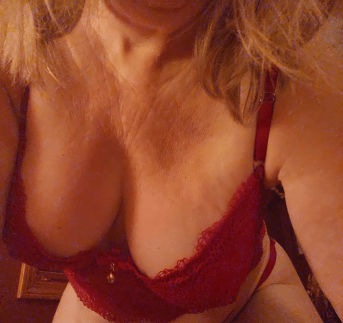 Merry Christmas, gotta wear red