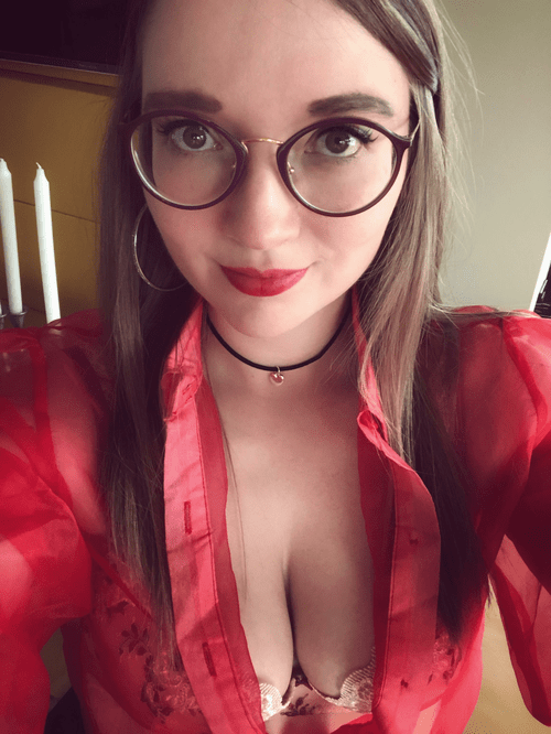 An open shirt on a bra is still a cleavage right? [F31]