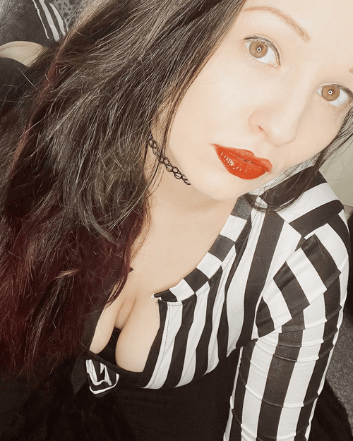 There’s no hiding these titties :)